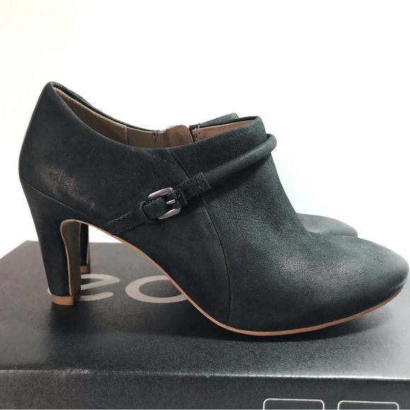 ECCO Women's Black Heeled Leather Booties Size 35 NIB - Picture 2 of 15